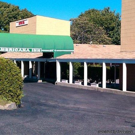 Americana Inn Farmingdale Exterior photo